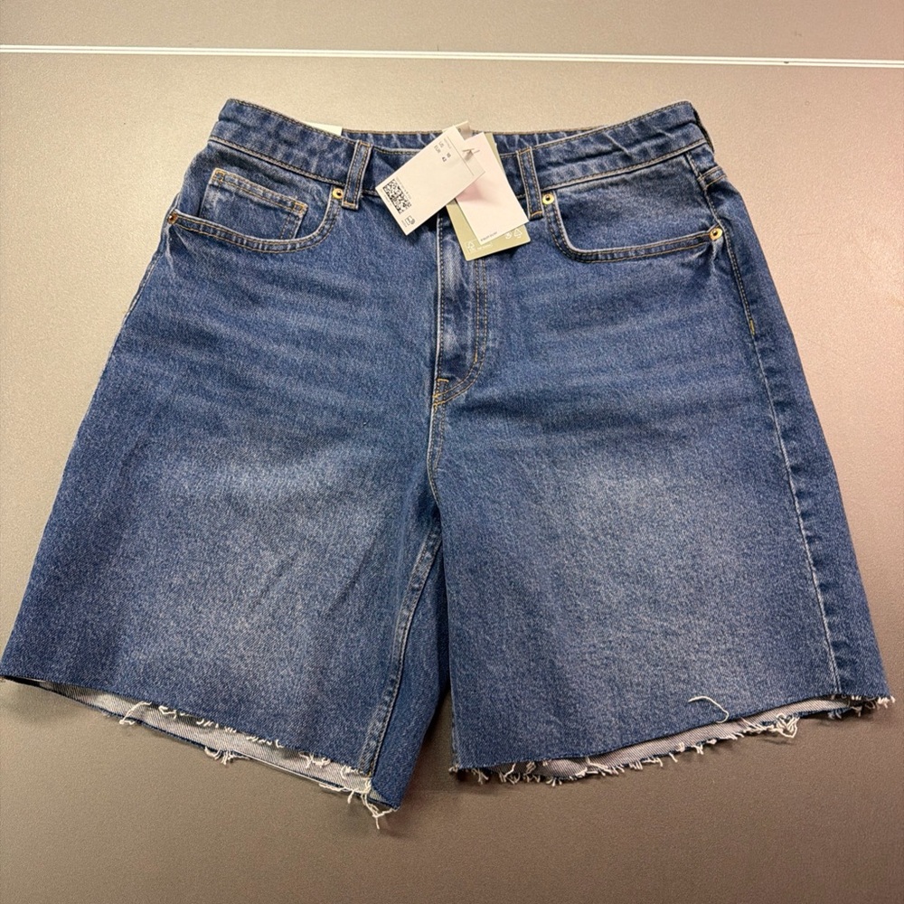 H&M Women's High Waist Denim Jean Shorts, Size 10, Blue Brand new with tags